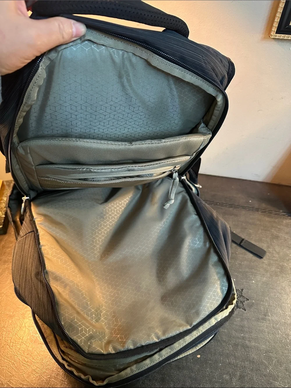 Thule Black Men's Commuter Backpack with Blue Zipper Accents